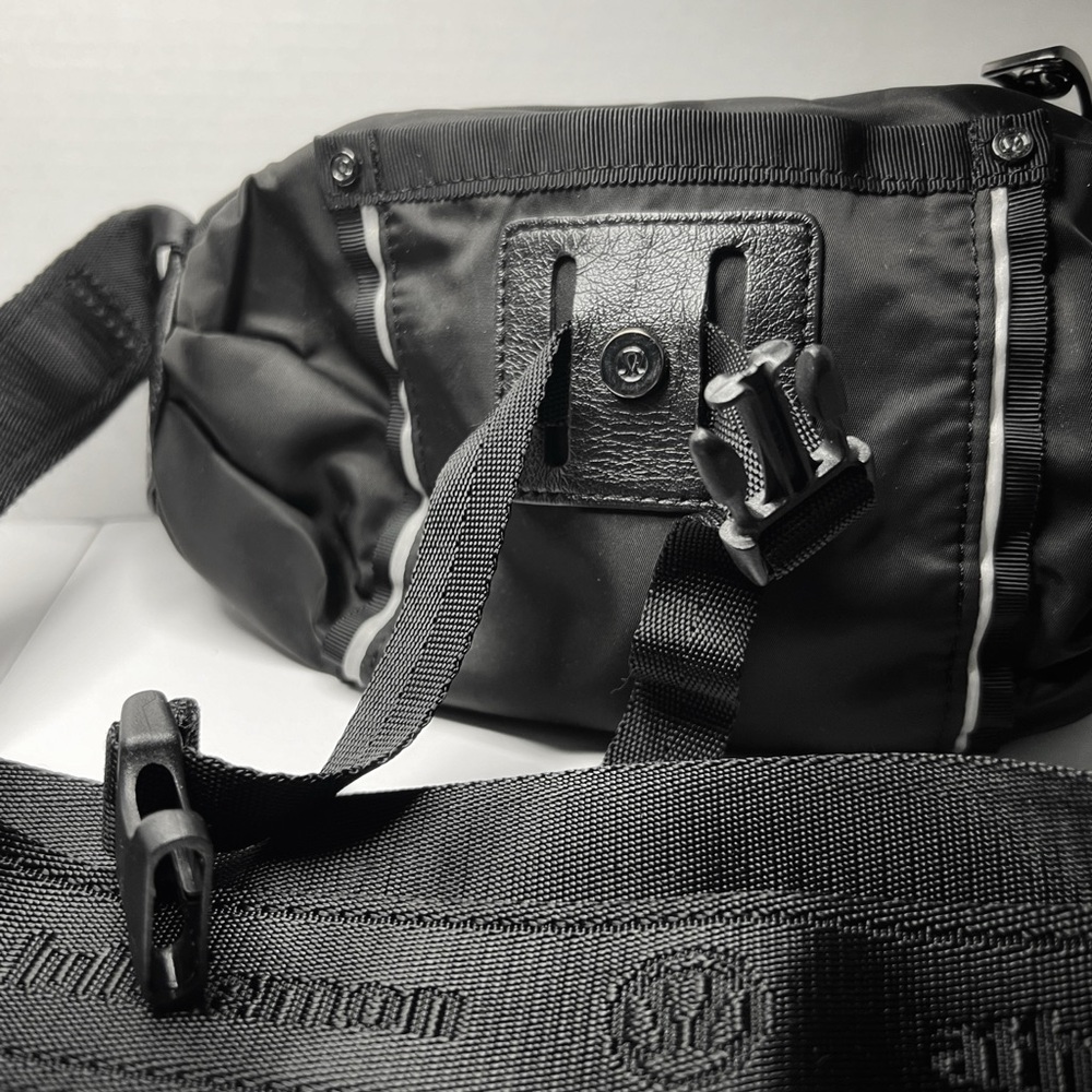 Lululemon Black Pedal Pusher Bag